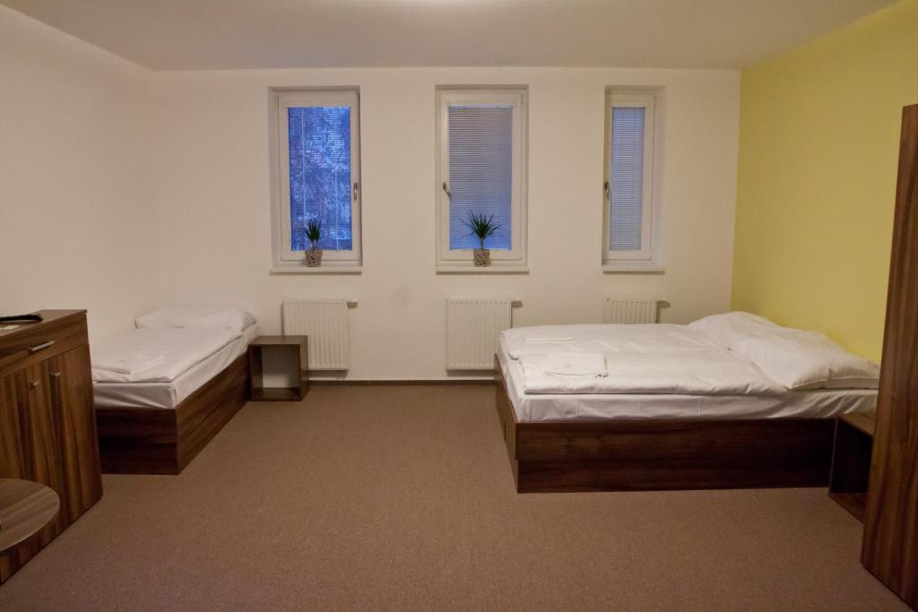 Linden Restaurant And Pension Brno Quarto foto