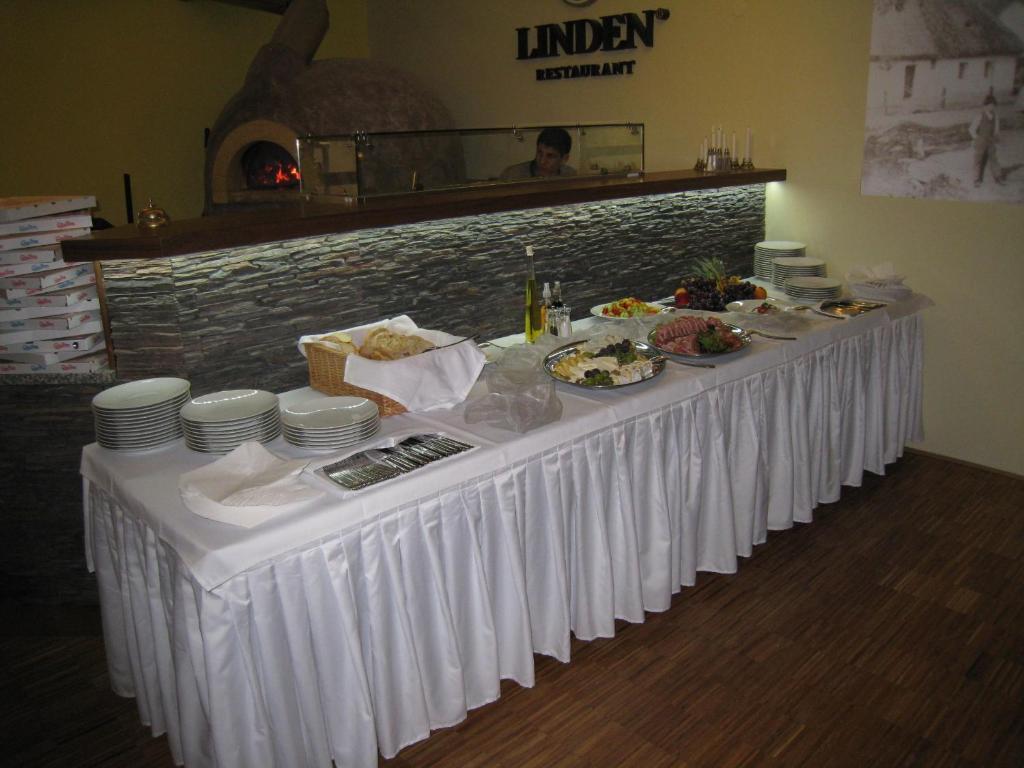 Linden Restaurant And Pension Brno Exterior foto