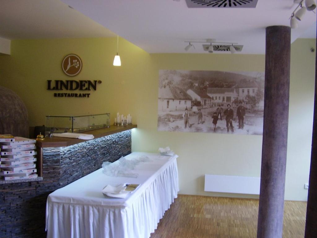Linden Restaurant And Pension Brno Exterior foto